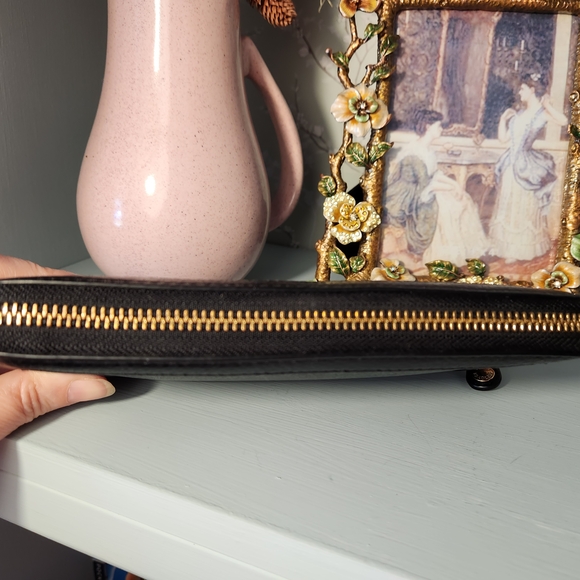 Vera Bradley Black Leather George Wallet Zip Pink Red Floral Interior - Picture 7 of 10